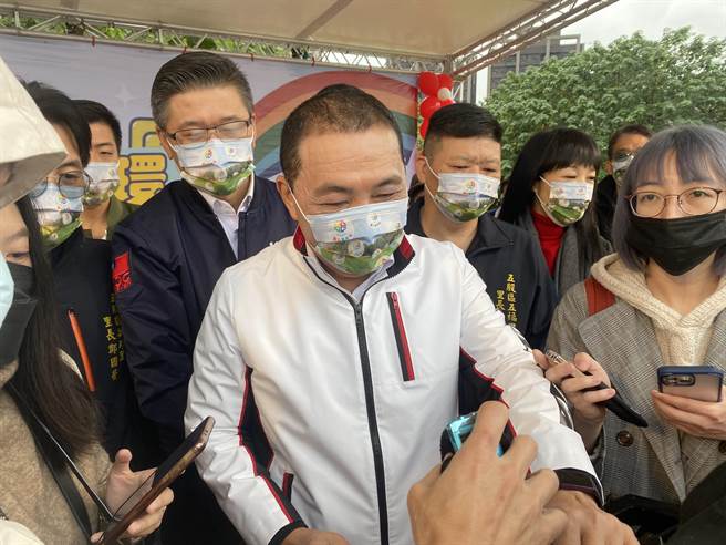 韩国瑜重返政坛侯韩将同台？　侯友宜：他和韩国瑜的朋友感情不变（戴上容摄）