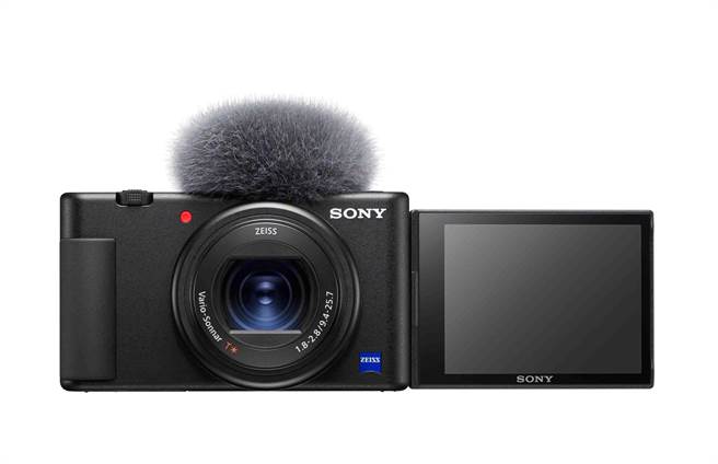 Sony ZV-1，共有黑、白两色，单机身1万9980元，搭配蓝牙拍摄手把组合定价2万3980元；1月2日前买就送NP-BX1电池。（Sony提供）