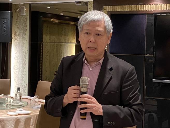 台湾港务公司董事长李贤义表示，展望2022年，高雄港除专注于港栈核心业务外，也积极协助航商深耕高雄港。（石秀华摄）