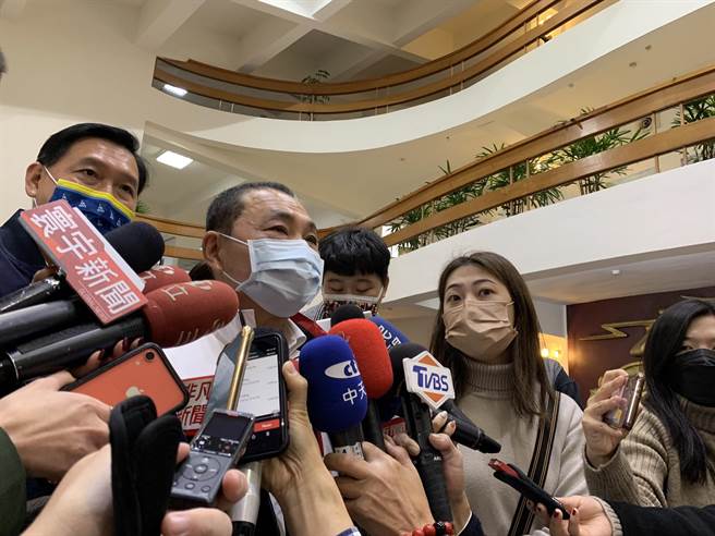 2024侯柯配？侯友宜：我比較關心春節防疫。（夜得政攝）