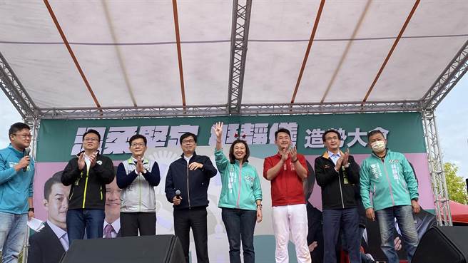 台中立委第二選區候選人林靜儀舉辦烏日區大造勢。（陳淑芬攝）