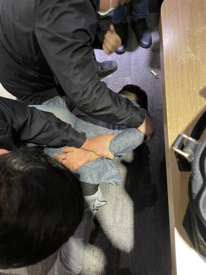 警方逮獲３嫌（警方提供／戴上容新北傳真）