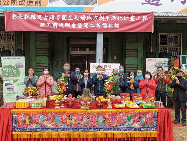 彰基流感疫苗施打站开打，民眾排队等候。（彰化基督教医院提供／吴敏菁彰化传真）