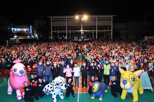 紙風車幻想曲-聖誕公演大雅登場，盧秀燕獻2大佳節禮物。（台中市政府提供）
