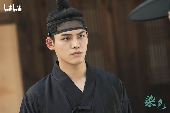 金泰正饰演王世子的贴身护卫。（bilibili提供）