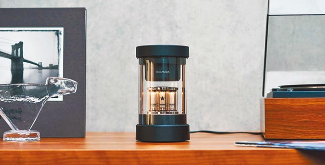 PChome 24h购物的BALMUDA The Speaker 无线蓝牙喇叭，原价1万290元，1月3日前特价7722元。（PChome 24h购物提供）