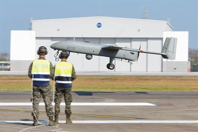 2019年1月，海军首度公开国造锐鸢无人机战备实况。（本报资料照片）