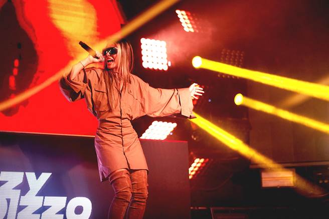 蔡诗芸登上Monkey kingdom耶诞派对演出。（莹音乐提供）