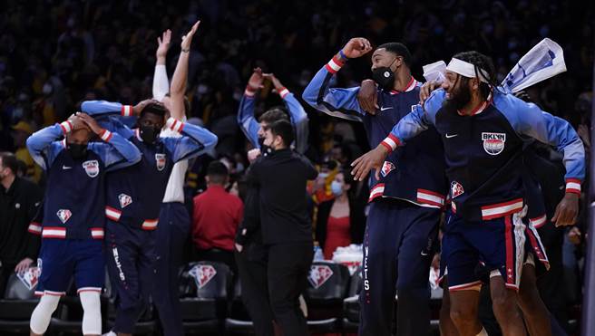 板凳席惊呼连连(美联社)