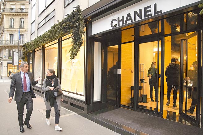 二手精品市场看俏图╱美联社