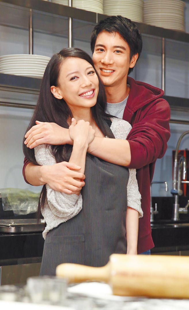 李靓蕾日前发文爆料，她才是长期遭受精神虐待、羞辱，和被王力宏情感操控的人。图为王力宏与李靓蕾。（本报资料照片）