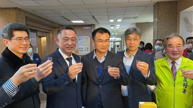 金门县府期盼借重台湾农业软实力，建立在台高粱生产供应链，一起成就金酒佳酿。（金门县府提供）