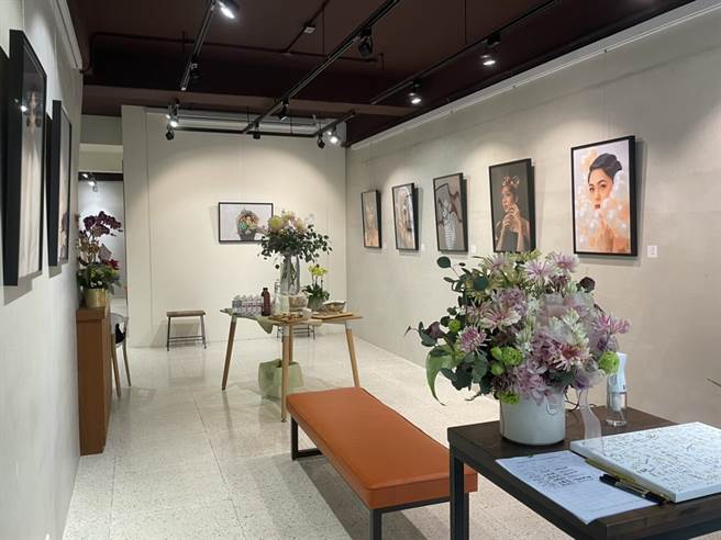 周佳瑋老師於台北市中山區「二空間」展出的個展「對話」。(醒吾科大提供)