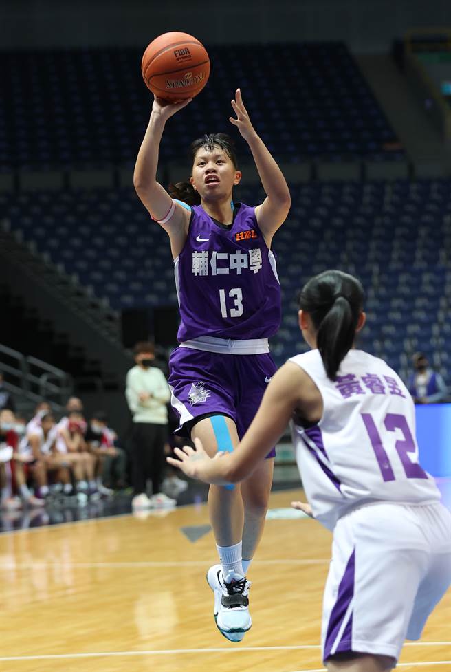 輔仁中學蘇庭怡攻下24分，可惜球隊遭到淘汰。（高中體總提供）