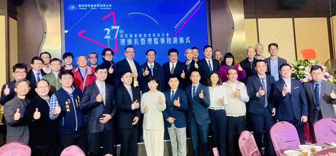 南投縣旅館公會理事長交接，期許觀光首都持續壯大。（廖志晃攝）