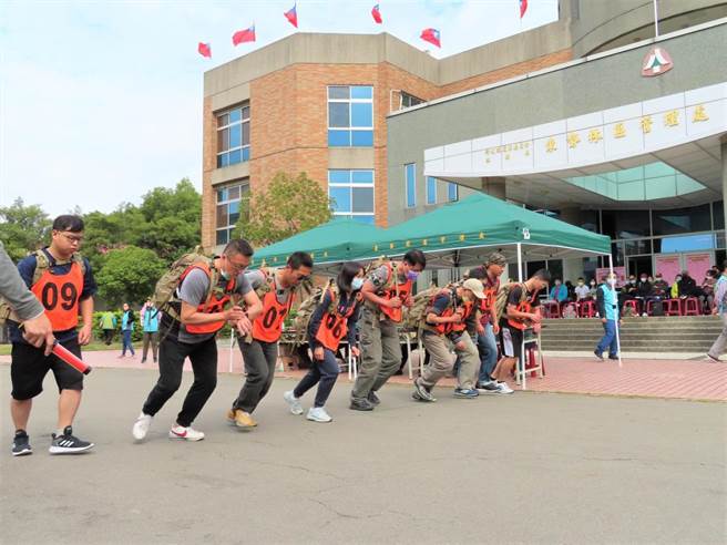 東勢林區管理處招考約僱森林護管員，甄試符合資格40人，錄取率為12.5％，競爭激烈。（東勢林區管理處提供）