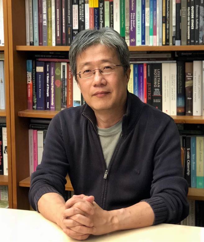 世新大學副教授溫洽溢。(摘自世新大學網站)