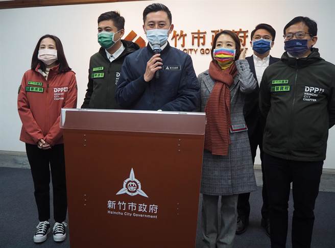 新竹市長林智堅27日晚間丟出震撼彈，發表聲明「不選大新竹市長」。（陳育賢攝）