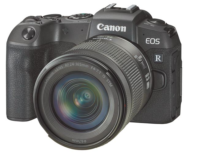 Canon EOS RP，单机身定价4万2900元；31日前送2000元邮政礼券，买机身／镜组现场即可以3900元同时加购RF 50mm f/1.8 STM 大光圈定焦镜。（Canon提供）