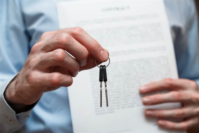 一名男网友在脸书贴文找房，但条件竟有4000字，让不少网友大开眼界。（示意图／Shutterstock）