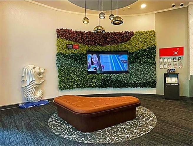 （星展双语分行装饰新加坡风情。也提供客户便捷的金融服务。图／业者提供）