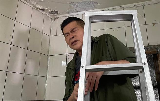 最近气温变化大，澎恰恰血压飙高送医。（图／FB@澎恰恰）