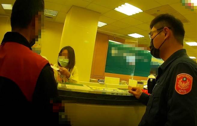 43歲張姓投資網路博弈網站，男子起初投入美金500元，竟數倍獲利，欲將獲利贖回，對方卻要他匯入10萬元，幸遭行員查覺有異，在太平派出所員警勸阻下才未損失。（太平警分局提供／馮惠宜台中傳真）