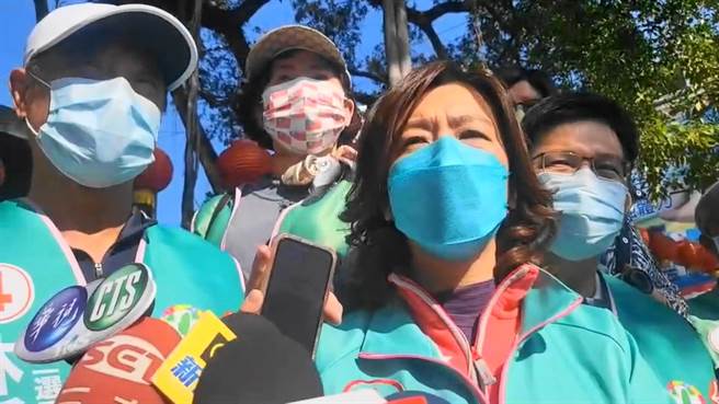 民進黨立委候選人林靜儀接受媒體訪問。（王文吉攝）