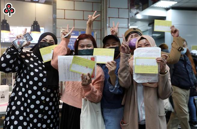 据统计指出，截至上周为止，移工接种第一剂新冠肺炎比率已达89.6％，第二剂比率则达60.8％。（报系资料照）