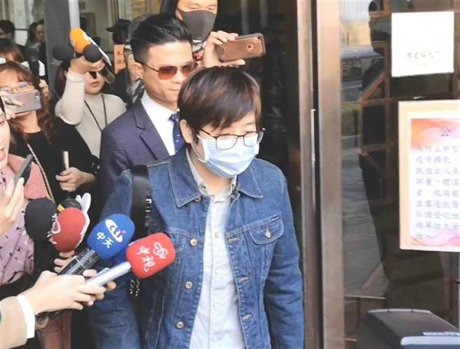 「卡神」楊蕙如(見圖)遭檢舉經營公司，利用舉辦WTA女子職業網球名義，涉嫌虛增支出詐取政府機關補助。台北地檢署28日指揮調查局台北市調查處兵分5路搜索，約談楊女4人到案。(中時資料照)