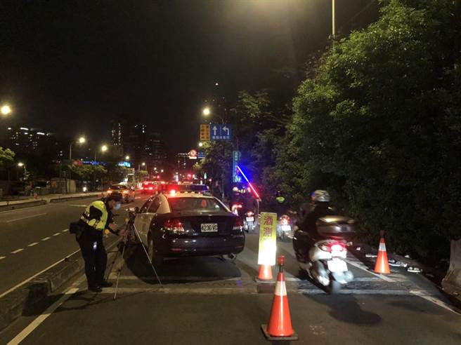 即日起新北市警局依元旦、尾牙、春节、春酒等四阶段，规划执行取缔酒驾大执法专案。（新北市警局提供）