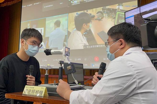 台大云林分院十月起携手彰化基督教医院、云林县境内的台全诊所，开创「远距眼科急诊联合值班与照会制度」，做法是由云林分院的眼科技术员或专科护理师操作眼底镜，远端轮值的彰基、台全的眼科医师就可利用视讯机观察病人眼部外观并进行远距问诊。（周丽兰摄）