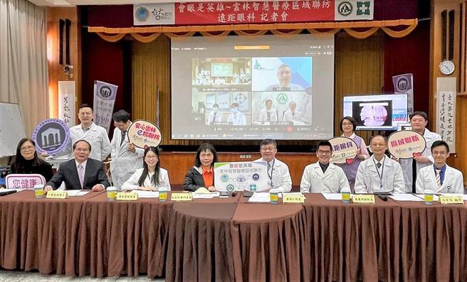 台大云林分院远距医疗中心由副院长马惠明领军，近年开启远距医疗大型计画，包括神经外科、整形外科跨不同医疗机构急诊远距医疗照会、高风险病人出院管理、智慧远距伤口照护计画，今年再加入眼科急诊远距照会。（周丽兰摄）