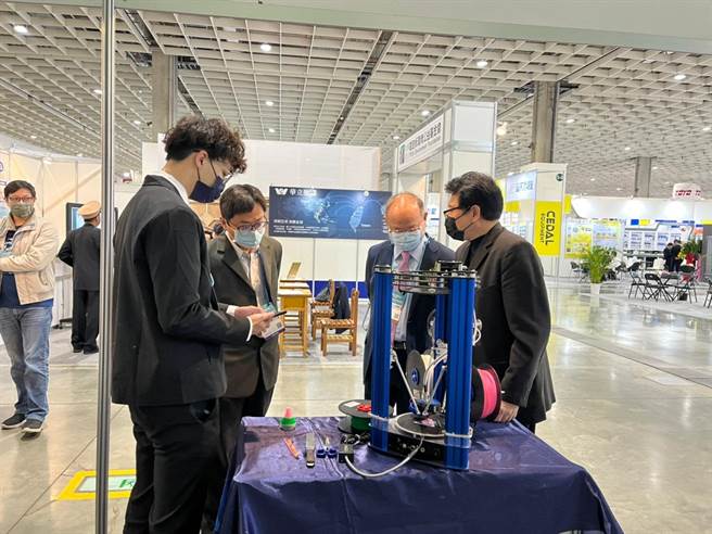 TPCA台灣電路板產業國際展，龍華科大展現優異產學成果。(校方提供／蔡依珍桃園傳真)