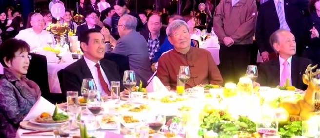 前总统马英九（左二）（图／郭冠英提供）