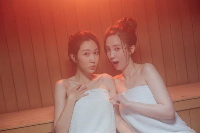 曾莞婷、愛雅三溫暖閨蜜談心。（TVBS提供）
