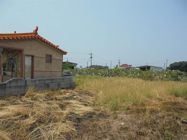 不繳國道過路費，墓地也被法拍。(行政執行署屏東分署提供)