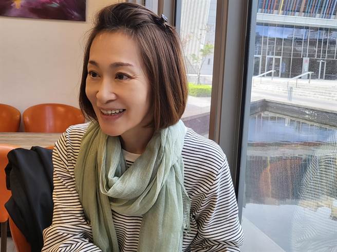 从天真少女演到自在熟女，传艺金曲奖最佳演员朱安丽，相隔4年将再重演击乐剧场《木兰》。（李欣恬摄）