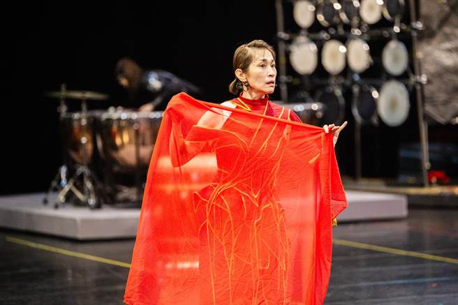 击乐剧场《木兰》，运用京剧、打击乐说故事。（击乐文教基金会提供）