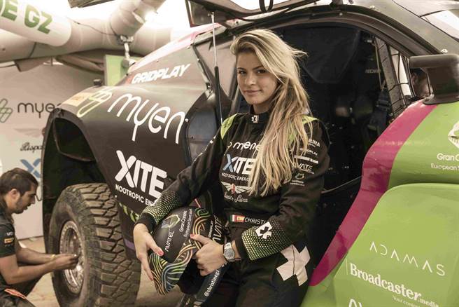 ZENITH赞助电动车赛 女车手戴表参赛好火辣。（ZENITH提供）