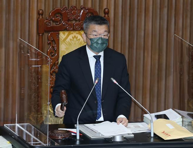 立法院副院長蔡其昌敲槌。（姚志平攝）
