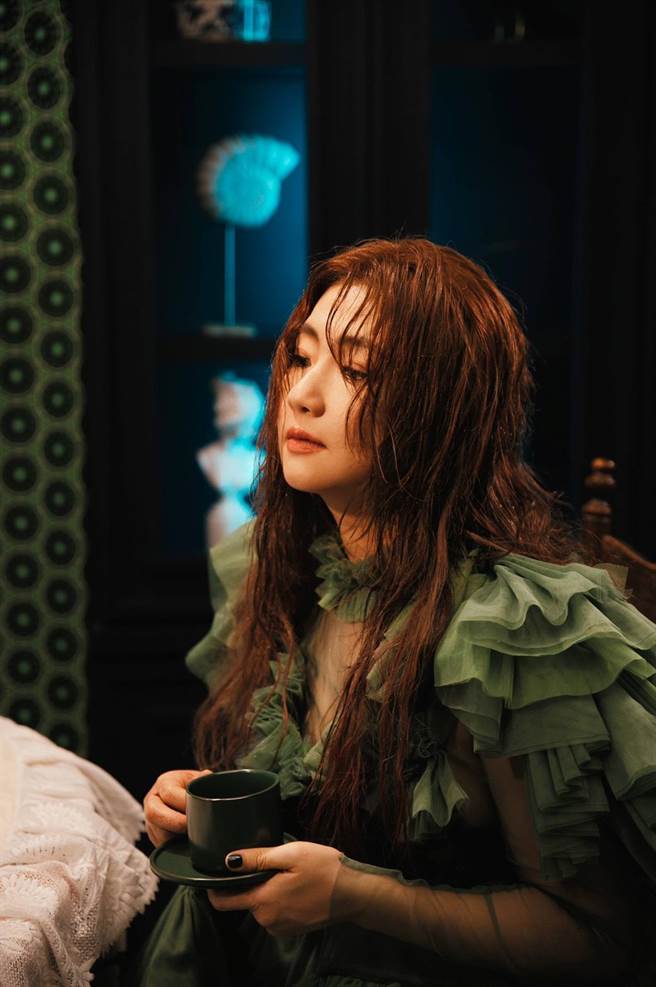 Selina日前拍摄新歌MV，造型十分吸睛。（任真美好提供）