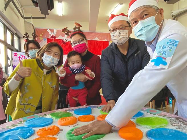 「多元智能医疗托婴中心」获得准公共化托婴中心资格，还结合各项智能医疗服务，和多元婴幼儿课程活动，还有各科医师定期巡检健检，十分吸引人。（秀传提供／谢琼云彰化传真）