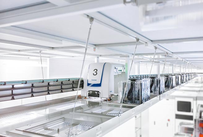 德國Schiller空中無人搬運系統OHT。圖／業者提供