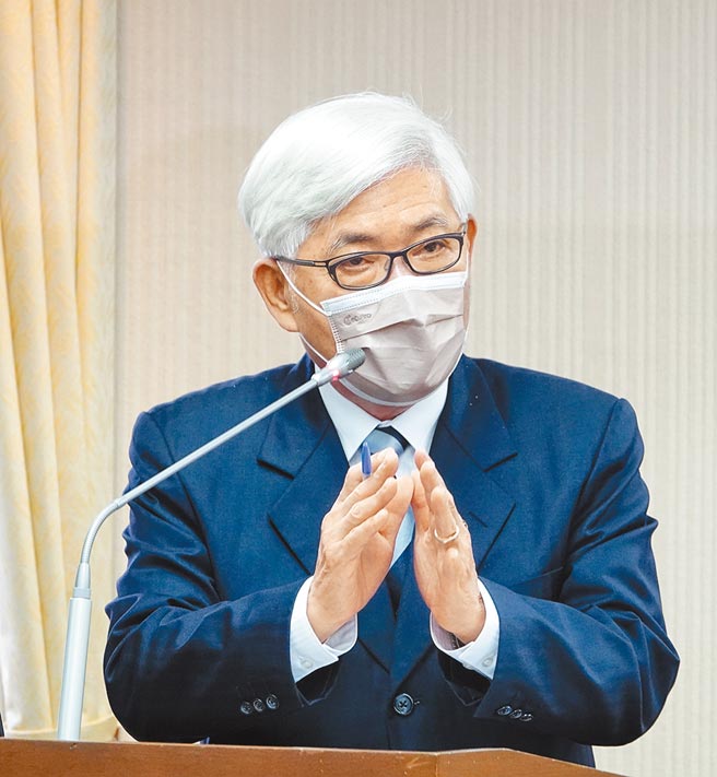 中選會主委李進勇27日出席立法院備詢時表示，憲法修改是高度政治性的東西，當前法律不足，最好是《公投法》能有詳細規定，但在沒有之前，只能用目前的增修條文以及立法院決議來辦理。（陳信翰攝）