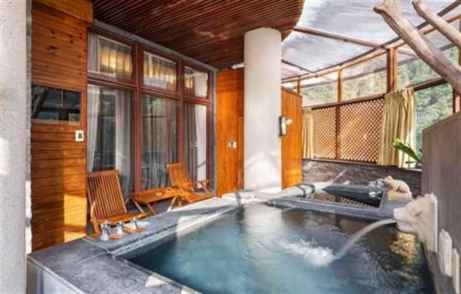 台中市观旅局针对水权、泉质、营业卫生及公共安全进行严格审查，已核发15家温泉业者「温泉标章」。（台中市观旅局提供／王文吉台中传真）