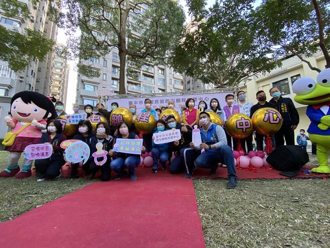 台中市公设民营西屯鹏程托婴中心29日开幕。（卢金足摄）