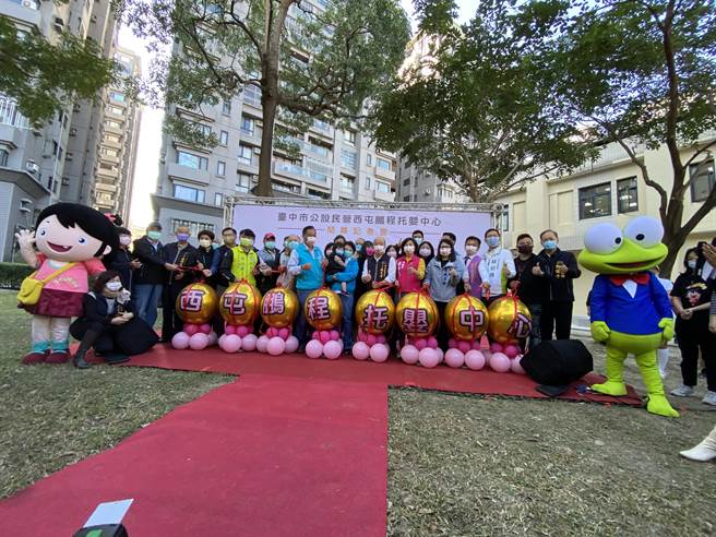 市长卢秀燕表示，明年起生育津贴，生1胎由1万提高到2万元。（卢金足摄）