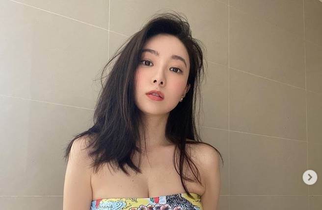 邵岱儿不只拥有天使脸孔、魔鬼身材，她还是学霸一枚，拥有加拿大英属哥伦比亚大学金融系的高学歷。（图／取材自邵岱儿Instagram）