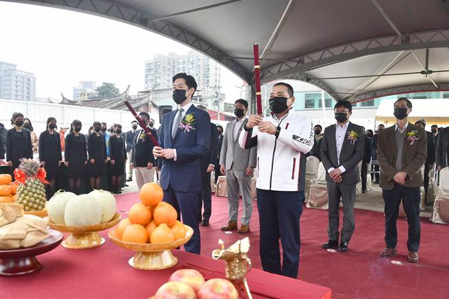 新北市長侯友宜今(29)日出席「都更106專案」首案開工動土典禮。(取自新北市政府官網)